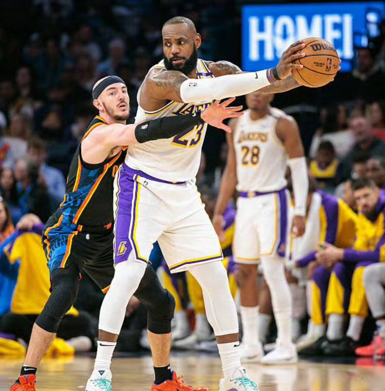 德布劳内关键节点出色防守，湖人带队取胜！的简单介绍开云体育平台